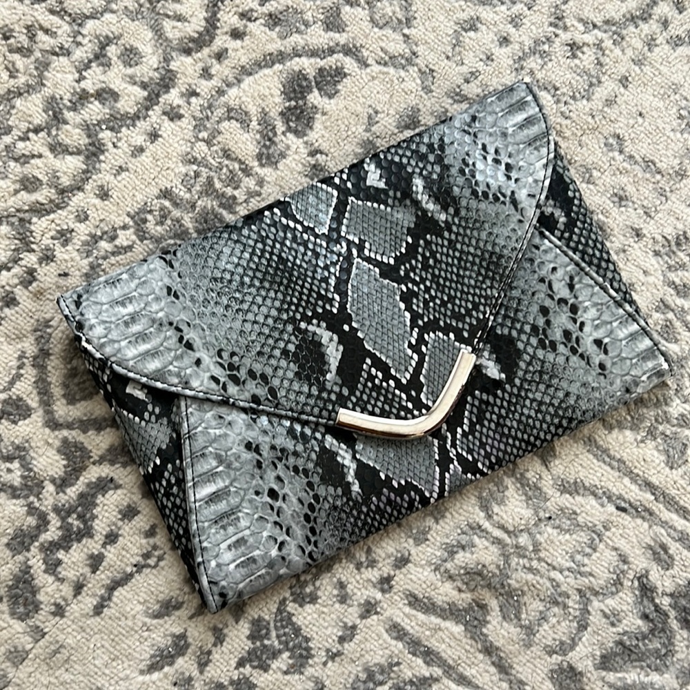Vieta Clutch